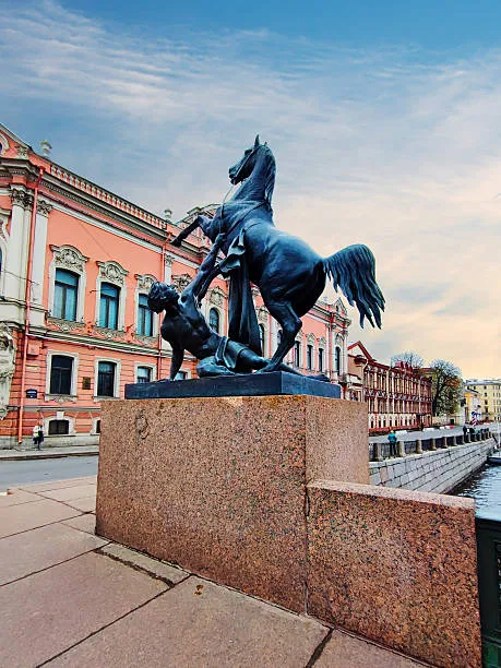 Где найти надёжные маршруты для прогулок после заката